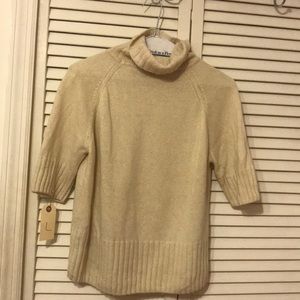 Turtle neck short sleeve sweater